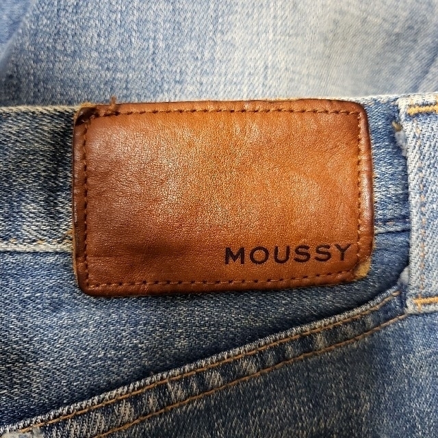 moussy(マウジー)の【美品/送料込】テーパードデニム【MOUSSY】 レディースのパンツ(デニム/ジーンズ)の商品写真