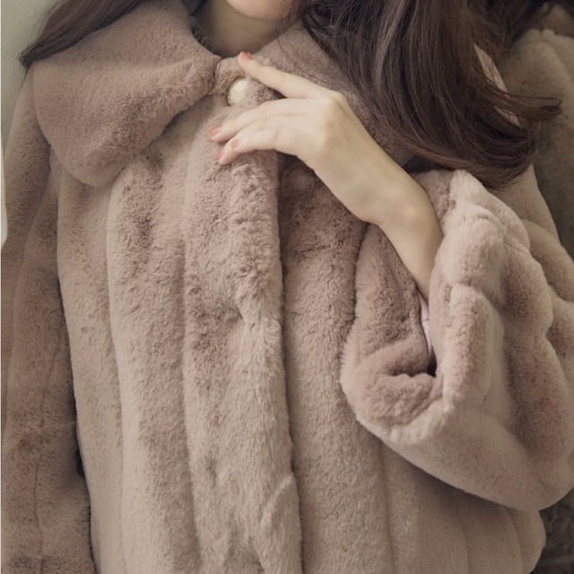 herlipto winter love faux fur coatレディース