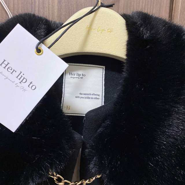 Her lip to(ハーリップトゥ)の【新色】Convertible Faux Fur Tippet Coat レディースのジャケット/アウター(ポンチョ)の商品写真