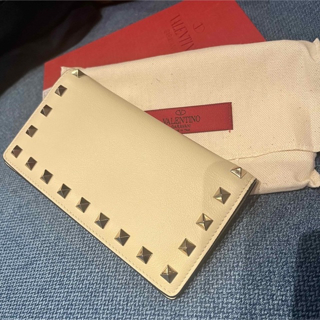 valentino garavani(ヴァレンティノガラヴァーニ)の専用 レディースのファッション小物(財布)の商品写真