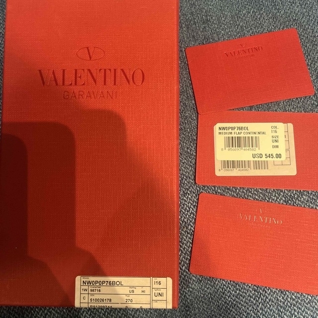 valentino garavani(ヴァレンティノガラヴァーニ)の専用 レディースのファッション小物(財布)の商品写真