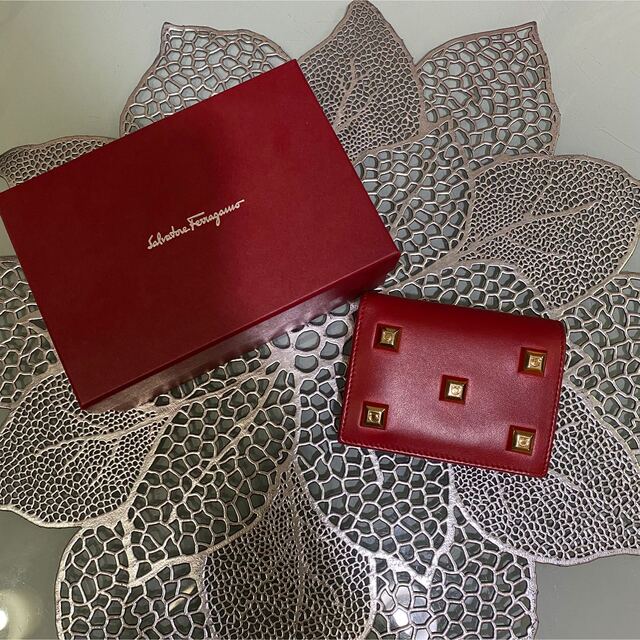 Salvatore Ferragamo(サルヴァトーレフェラガモ)のフェラガモ　お財布 レディースのファッション小物(財布)の商品写真