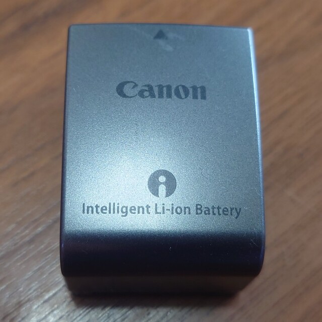 Canon(キヤノン)のCanon ビデオカメラ用バッテリー2点　BP-819，BP-809 スマホ/家電/カメラのカメラ(ビデオカメラ)の商品写真