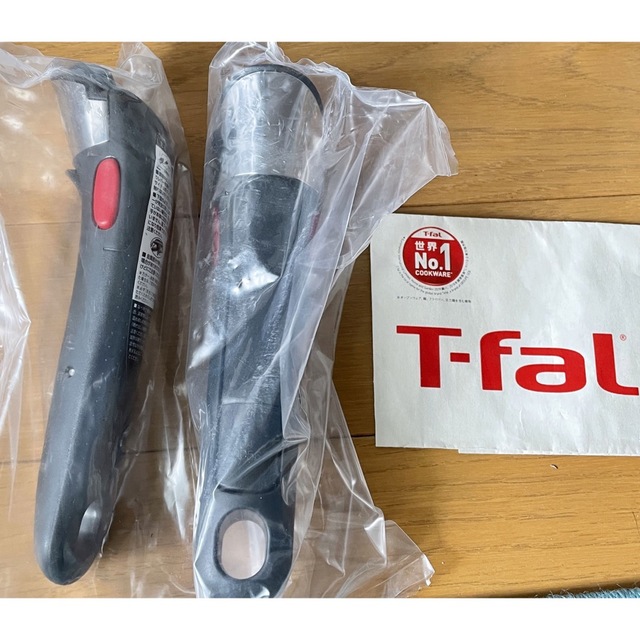 T-fal(ティファール)の新品　ティファール新製品　取っ手 取手　ハンドル　黒　ブラックツヤ消し　2本 キッズ/ベビー/マタニティの授乳/お食事用品(離乳食調理器具)の商品写真