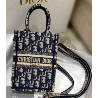 ディオール(Dior)の超人気★DIORブックトートphoneバック(その他)