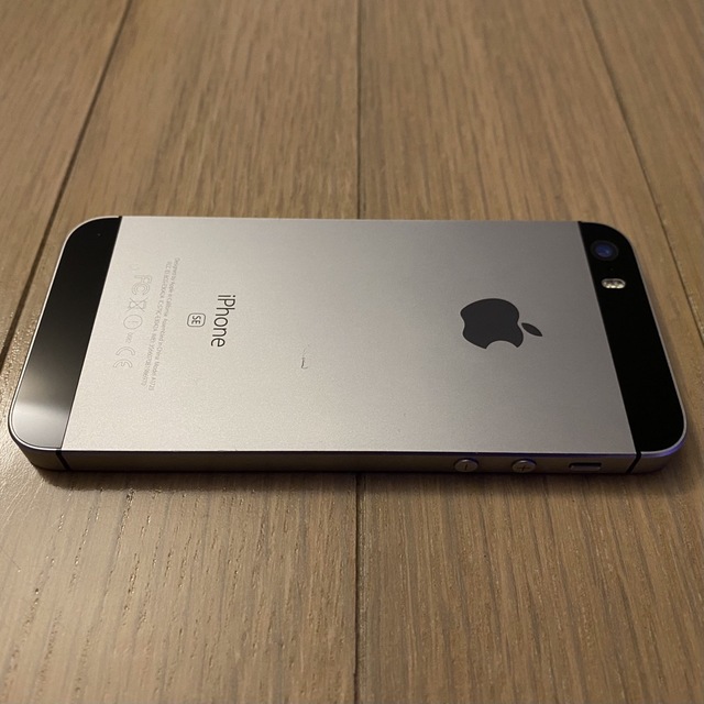 iPhone(アイフォーン)の第一世代 iPhone SE  32GB SIM フリー iPhonese スマホ/家電/カメラのスマートフォン/携帯電話(スマートフォン本体)の商品写真