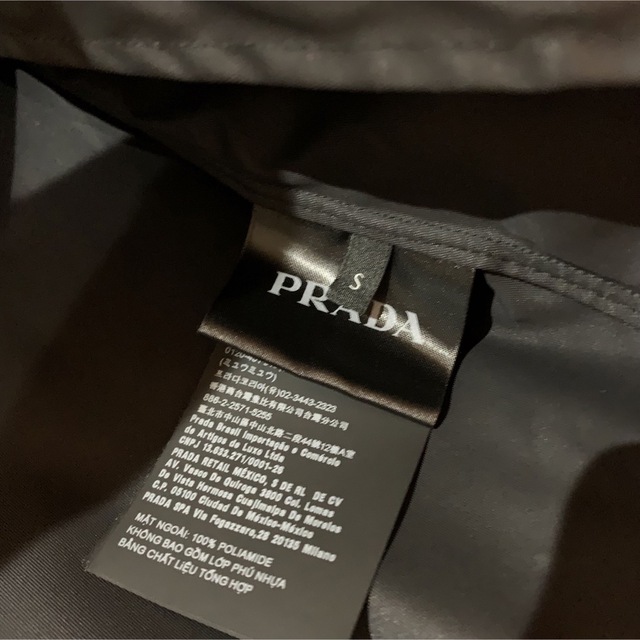 PRADA(プラダ)の美品 PRADA ナイロン シャツ ブラック S メンズのトップス(シャツ)の商品写真