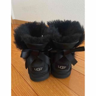 アグ(UGG)のUGGアグキッズムートンブーツMINI BAILEY BOW II US1 20(ブーツ)