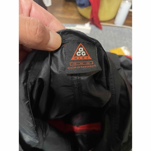 NIKE(ナイキ)のNIKE ACG アノラックパーカー ジャケット Mサイズ赤黒 メンズのジャケット/アウター(ナイロンジャケット)の商品写真