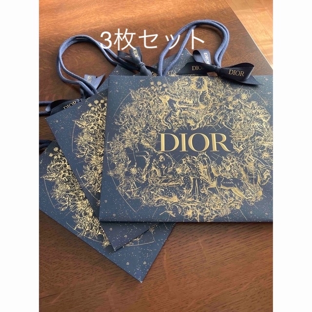 Dior(ディオール)のディオール2022クリスマス限定ショッパー3枚 レディースのバッグ(ショップ袋)の商品写真