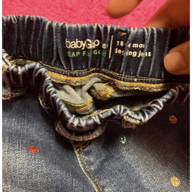 babyGAP(ベビーギャップ)のギャップ　GAP キラキラスパンコールつき　デニム　80 キッズ/ベビー/マタニティのベビー服(~85cm)(パンツ)の商品写真