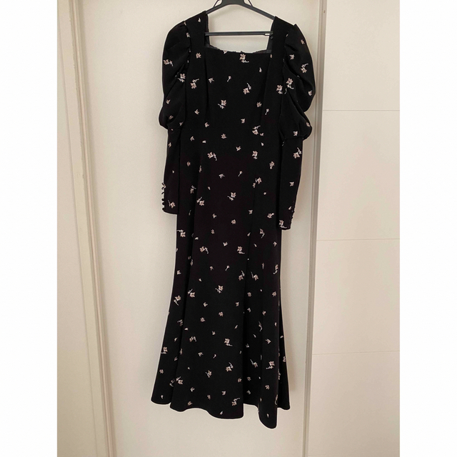 割引購入 Apuweiser-riche パフ袖刺繍ワンピース stuburomokykla.lt