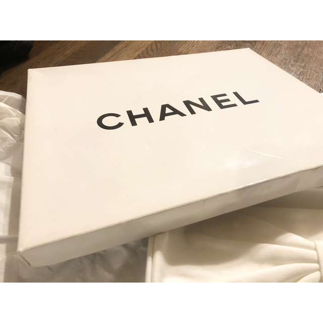 CHANEL(シャネル)の【新品送料無料❗️】レア！CHANEL ヘアバンド2個セット ターバン シャネル レディースのヘアアクセサリー(ヘアバンド)の商品写真