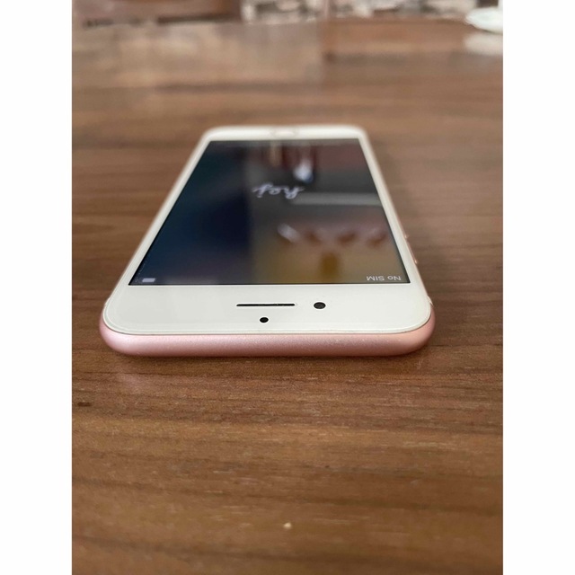 iPhone(アイフォーン)のiPhone 7 128G SIMフリー　ローズゴールド スマホ/家電/カメラのスマートフォン/携帯電話(スマートフォン本体)の商品写真