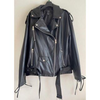 フォーエバートゥエンティーワン(FOREVER 21)のライダース　袖リボン(ライダースジャケット)