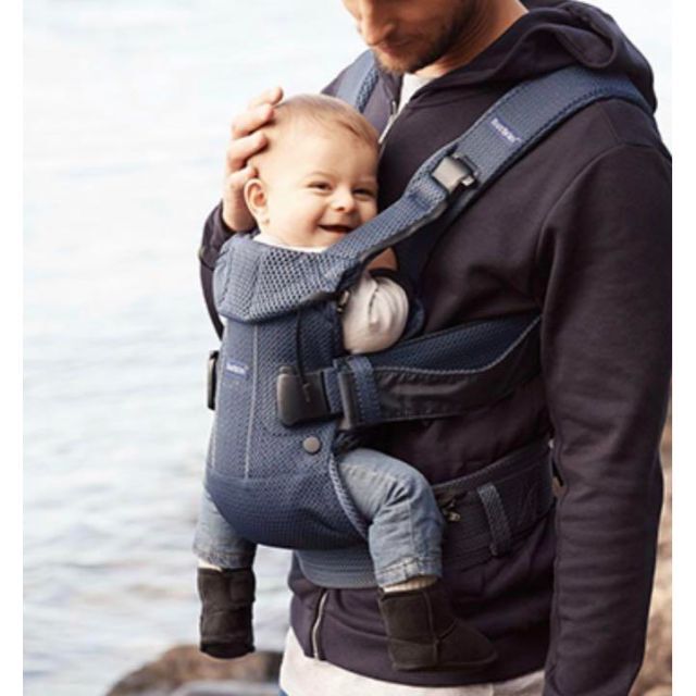 美品　BABYBJORN  ONE KAI キッズ/ベビー/マタニティの外出/移動用品(抱っこひも/おんぶひも)の商品写真