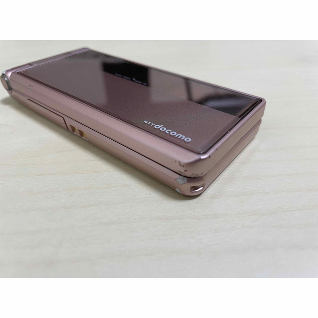 Panasonic(パナソニック)のドコモ P-01E ピンク ケータイ ガラケー FOMA 中古品 充電器付き スマホ/家電/カメラのスマートフォン/携帯電話(携帯電話本体)の商品写真