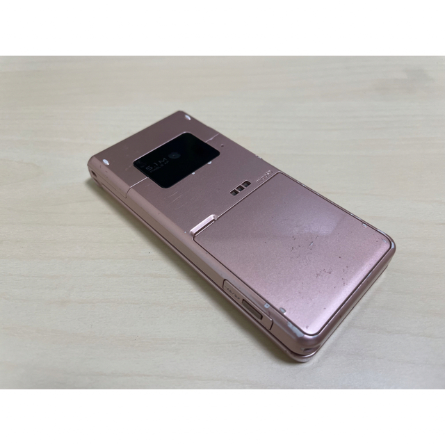 Panasonic(パナソニック)のドコモ P-01E ピンク ケータイ ガラケー FOMA 中古品 充電器付き スマホ/家電/カメラのスマートフォン/携帯電話(携帯電話本体)の商品写真