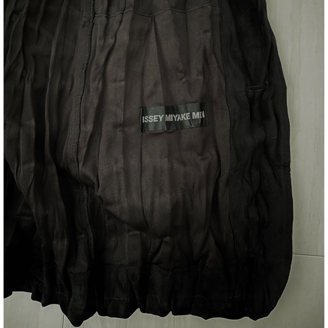 ISSEY MIYAKE(イッセイミヤケ)の ISSEY MIYAKE MEN スウェード調シワ加工ジャケット メンズのジャケット/アウター(テーラードジャケット)の商品写真