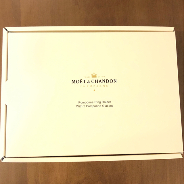 MOËT & CHANDON(モエエシャンドン)の【yafu様専用】【非売品】モエ・シャンドン リングホルダー付きペアグラス インテリア/住まい/日用品のキッチン/食器(グラス/カップ)の商品写真