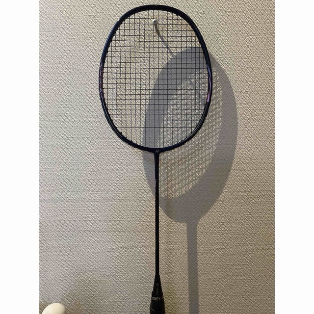 アストロクス00 2FG5 ほぼ未使用品　YONEX バドミントンラケット スポーツ/アウトドアのスポーツ/アウトドア その他(バドミントン)の商品写真