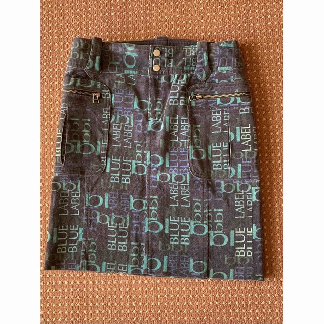 BURBERRY BLUE LABEL(バーバリーブルーレーベル)のお値下げ　バーバリーブルーレーベル　ロゴ　スカート レディースのスカート(ひざ丈スカート)の商品写真
