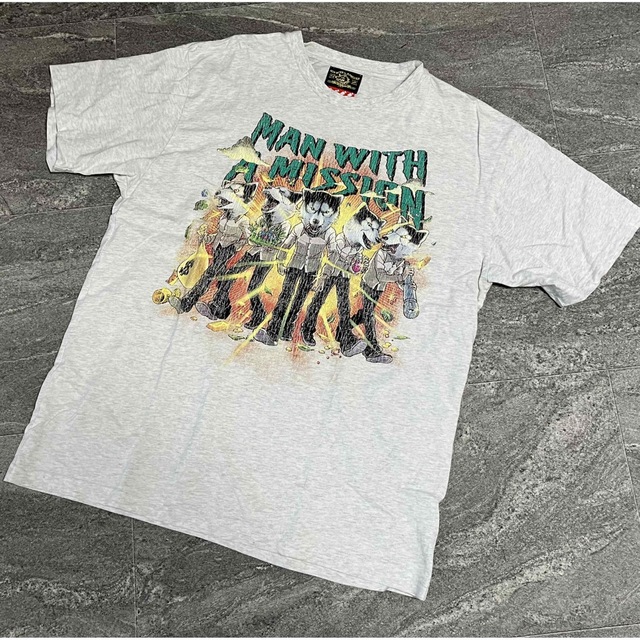 MAN WITH A MISSION(マンウィズアミッション)の【XLサイズ】マンウィズ　ONE WISHツアーTシャツ グレー エンタメ/ホビーのタレントグッズ(ミュージシャン)の商品写真