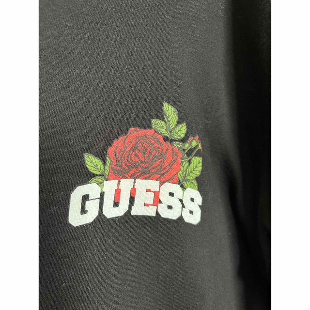 GUESS(ゲス)のアメリカ限定　GUESS 薔薇プリント　ロンT  S メンズのトップス(Tシャツ/カットソー(七分/長袖))の商品写真