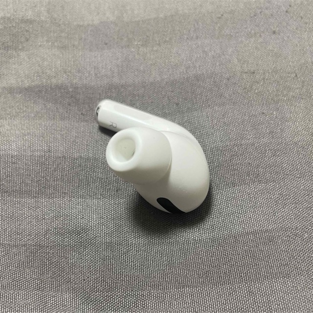 AirPods Pro（右） 2