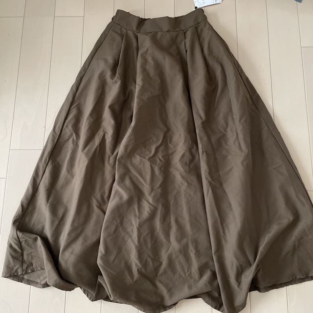RayCassin(レイカズン)のレイカズン 茶色ロングスカート フレア 未使用品 フリーサイズ レディースのスカート(ロングスカート)の商品写真