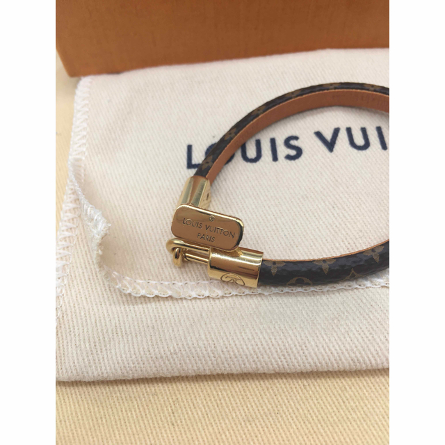 LOUIS VUITTON(ルイヴィトン)のルイヴィトン　ブラスレ　アルマ　ブレスレット バングル M6220 正規品 レディースのアクセサリー(ブレスレット/バングル)の商品写真