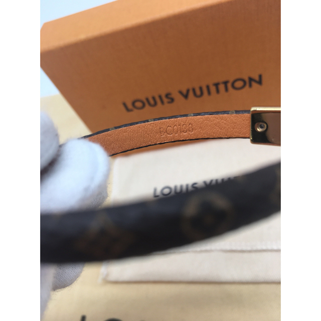 LOUIS VUITTON(ルイヴィトン)のルイヴィトン　ブラスレ　アルマ　ブレスレット バングル M6220 正規品 レディースのアクセサリー(ブレスレット/バングル)の商品写真