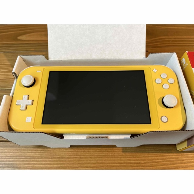 Nintendo Switch(ニンテンドースイッチ)のNintendo Switch Lite エンタメ/ホビーのゲームソフト/ゲーム機本体(家庭用ゲーム機本体)の商品写真