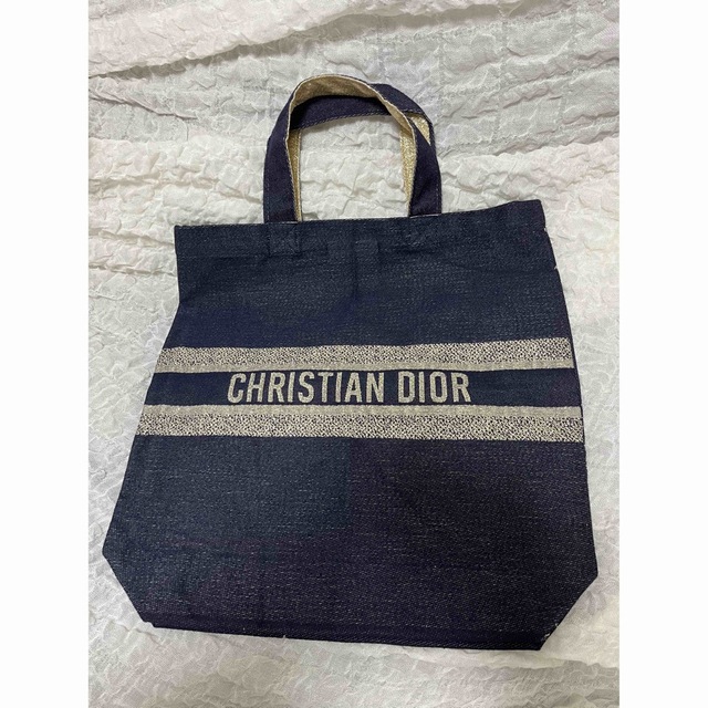 Dior(ディオール)のディオール♡Dior♡ホリデーコレクション♡ノベルティトートバック レディースのバッグ(トートバッグ)の商品写真