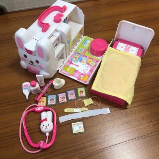 パイロット(PILOT)の　おはな様専用！メルちゃん　おしゃべりいっぱいうさぎさんきゅうきゅうしゃ(知育玩具)