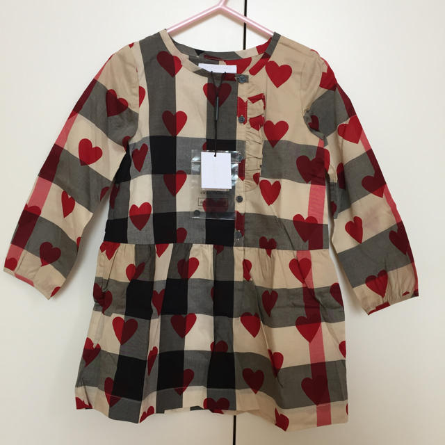 BURBERRY(バーバリー)の【新品、日本完売】バーバリーキッズ☆size3 キッズ/ベビー/マタニティのキッズ服女の子用(90cm~)(ワンピース)の商品写真