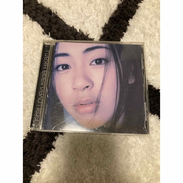 宇多田ヒカル　First love エンタメ/ホビーのCD(ポップス/ロック(邦楽))の商品写真