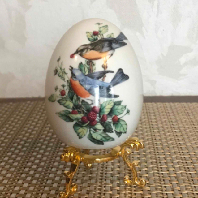 Avon porcelain Egg ②