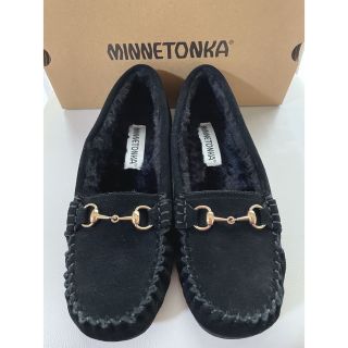 ミネトンカ(Minnetonka)のミネトンカ　モカシン　ブラック（ビット付き）24cm(スリッポン/モカシン)