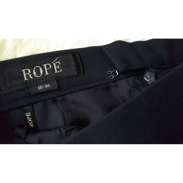 ROPE’(ロペ)のロペ　ネイビー　紺　ブラックネイビー　ウール　スカート　フォーマル　レディース レディースのスカート(ひざ丈スカート)の商品写真