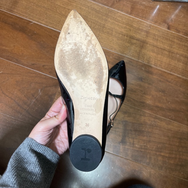 repetto(レペット)のmegu7872様専用repetto エナメル　ブラックパンプス　38 レディースの靴/シューズ(バレエシューズ)の商品写真