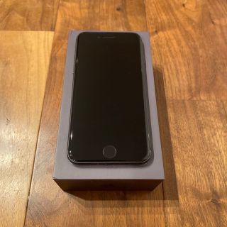 アイフォーン(iPhone)のiPhone8 64GB(スマートフォン本体)