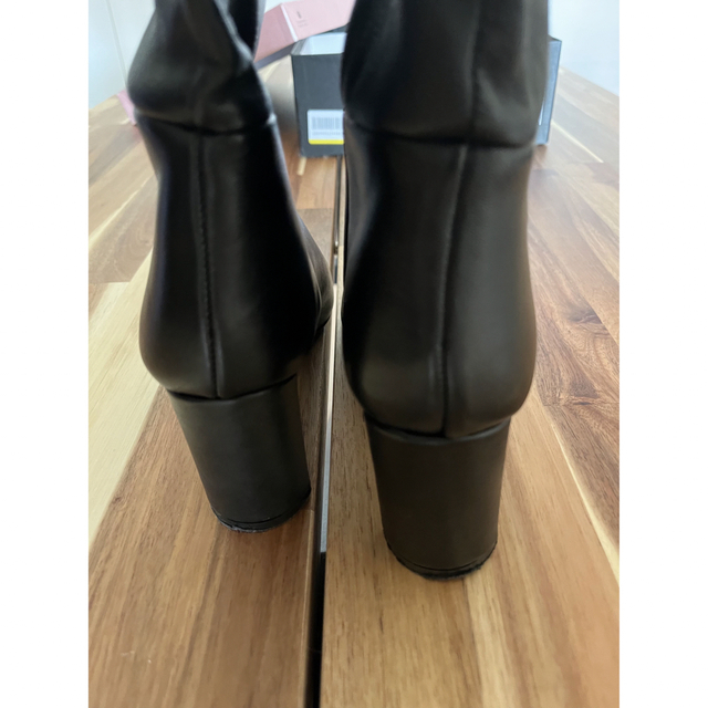 イタリアンブランドL’ARIANNA レザーニーハイブーツ　美品 37.5 レディースの靴/シューズ(ブーツ)の商品写真