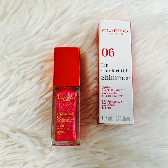 CLARINS(クラランス)のクラランス　コンフォート　リップオイル　シマー　06 新品未開封 コスメ/美容のベースメイク/化粧品(リップグロス)の商品写真