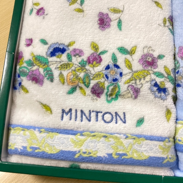 MINTON(ミントン)の【ミントン・未使用】フェイスタオル 2枚 インテリア/住まい/日用品の日用品/生活雑貨/旅行(タオル/バス用品)の商品写真