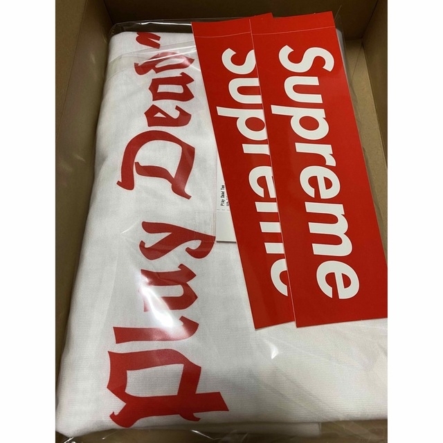 Supreme(シュプリーム)のSupreme Play Dead Tee Lサイズ メンズのトップス(Tシャツ/カットソー(半袖/袖なし))の商品写真