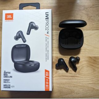 完全ワイヤレスイヤホン JBL LIVE PRO2 美品　ワイヤレスイヤホン