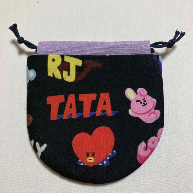 BT21(ビーティーイシビル)の小さなまんまる巾着★BT21  TATA★ハンドメイド エンタメ/ホビーのエンタメ その他(その他)の商品写真