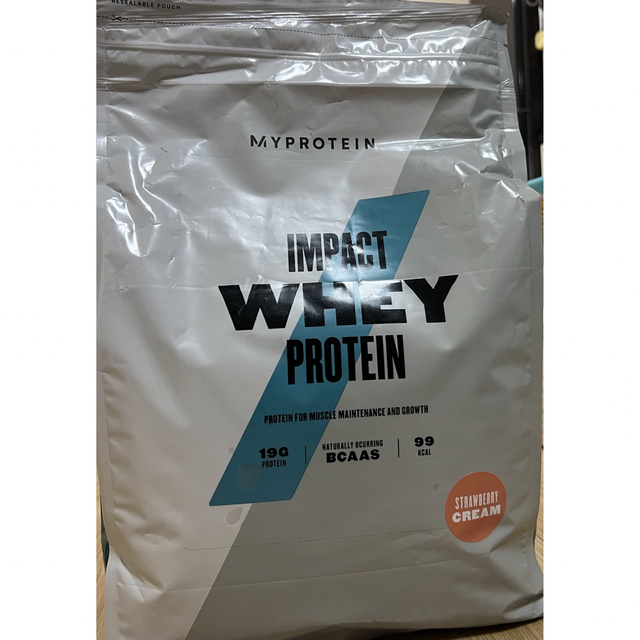 MYPROTEIN(マイプロテイン)の【新品】マイプロテイン ストロベリークリーム 2.5kg IMPACT ホエイ 食品/飲料/酒の健康食品(プロテイン)の商品写真