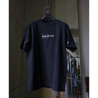 ヨウジヤマモト(Yohji Yamamoto)のヨウジヤマモト　yohjiyamamoto　tシャツ　ニューエラ　M(Tシャツ/カットソー(半袖/袖なし))